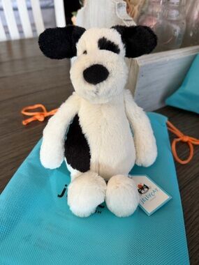 Jellycat Bashful Black and Cream Puppy